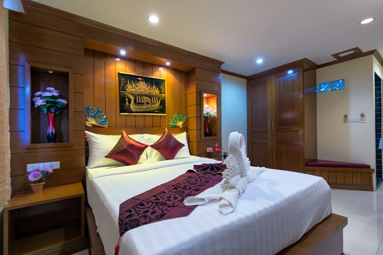 P R Patong Hotel