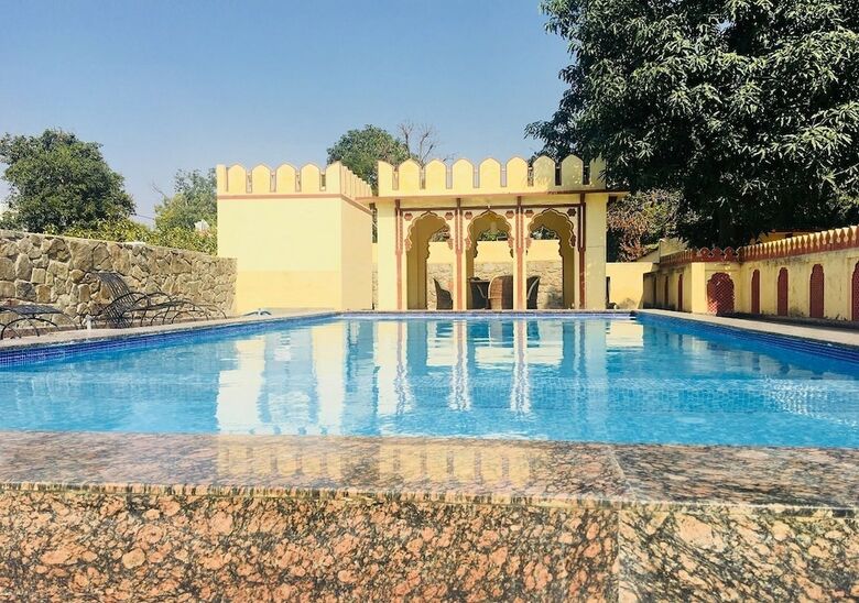 Hotel Sajjan Bagh