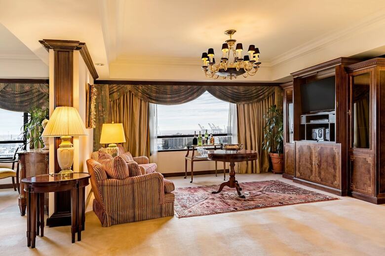 Park Tower - A Luxury Collection Hotel
