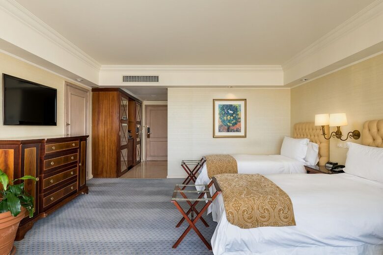 Park Tower - A Luxury Collection Hotel