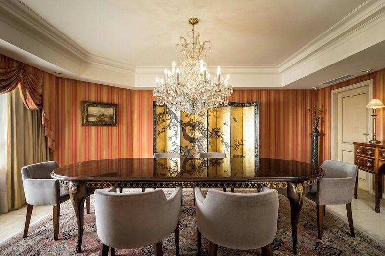 Park Tower - A Luxury Collection Hotel