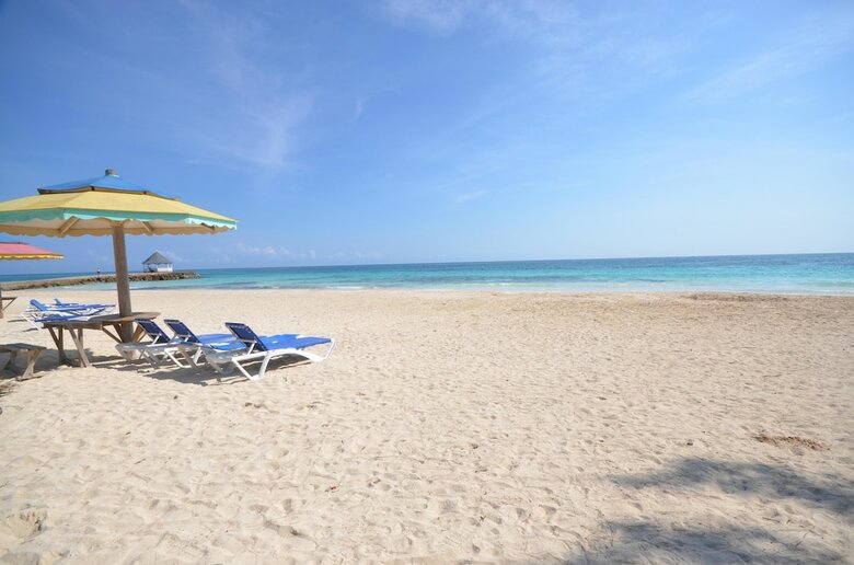 Azure Cove, Silver Sands. Jamaica Villas 5br