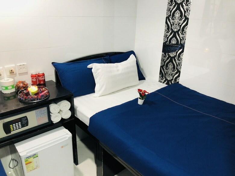 Hotel Manila Lounge