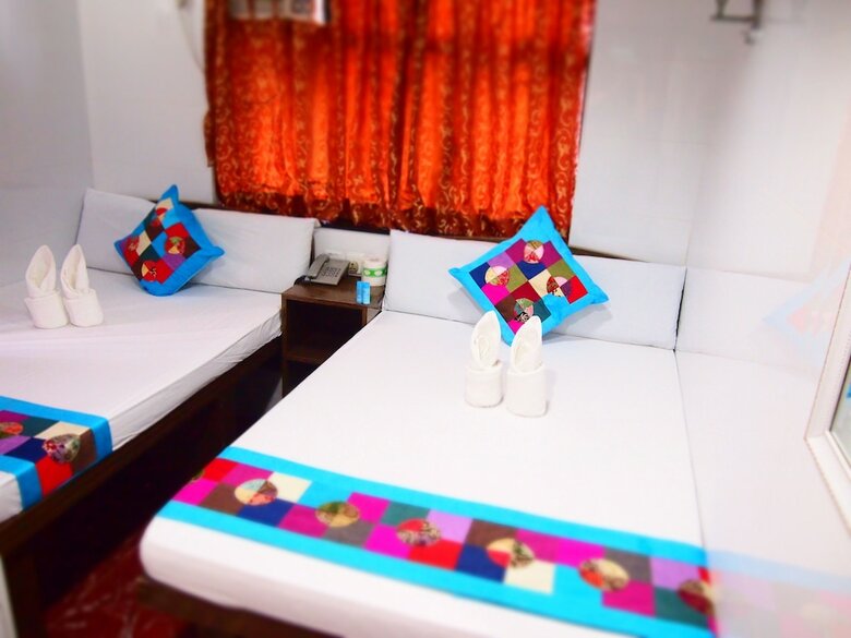 Hotel Traveller's Hostel
