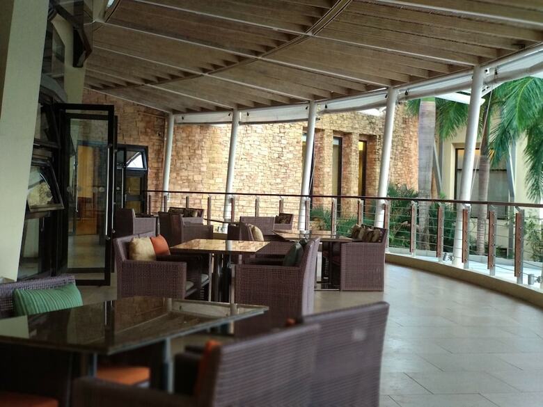 Apartamento Condo Units Pico de Loro Hamilo Coast