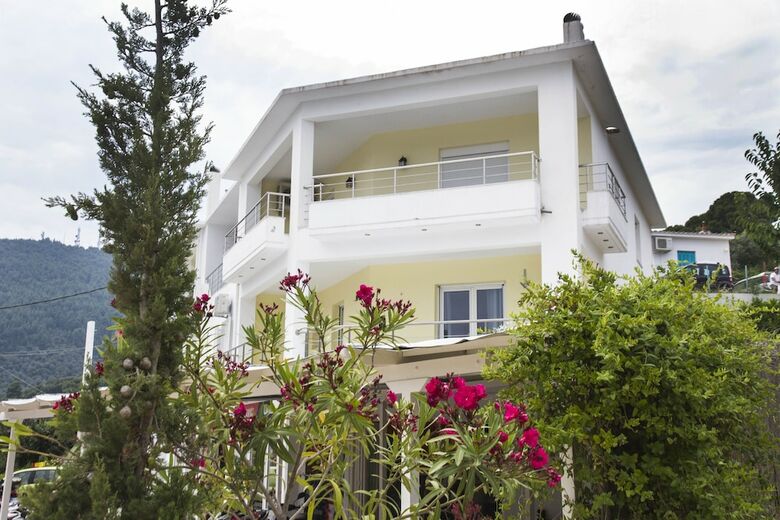 Iridanos Apartments