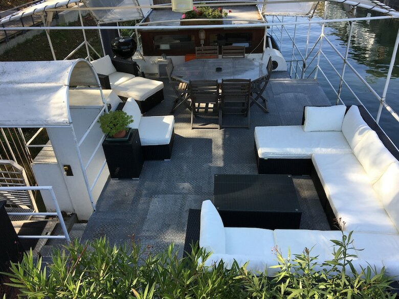 Boat For Guest