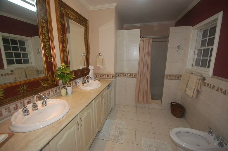 San Bar 6br By Jamaican Treasures