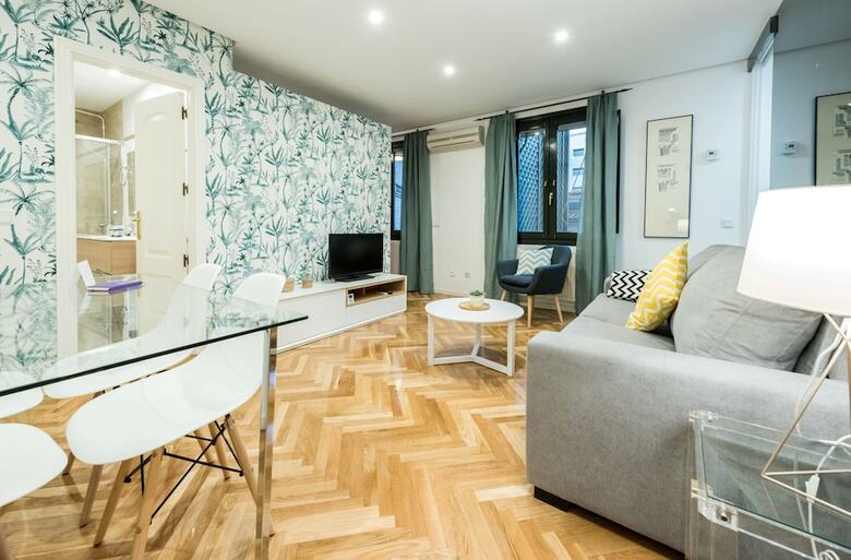 Apartamentos Circo Price City Center