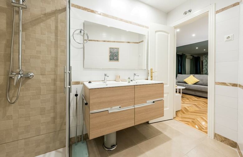 Apartamentos Circo Price City Center
