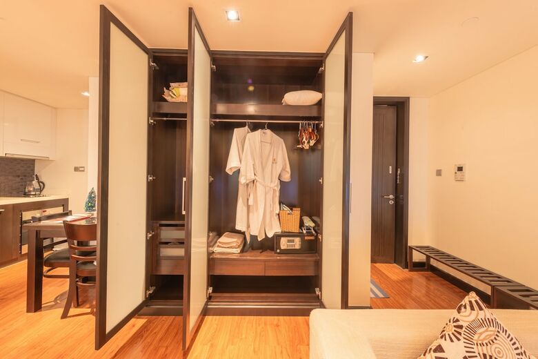 The Costa Serviced Apartment By Seaholiday