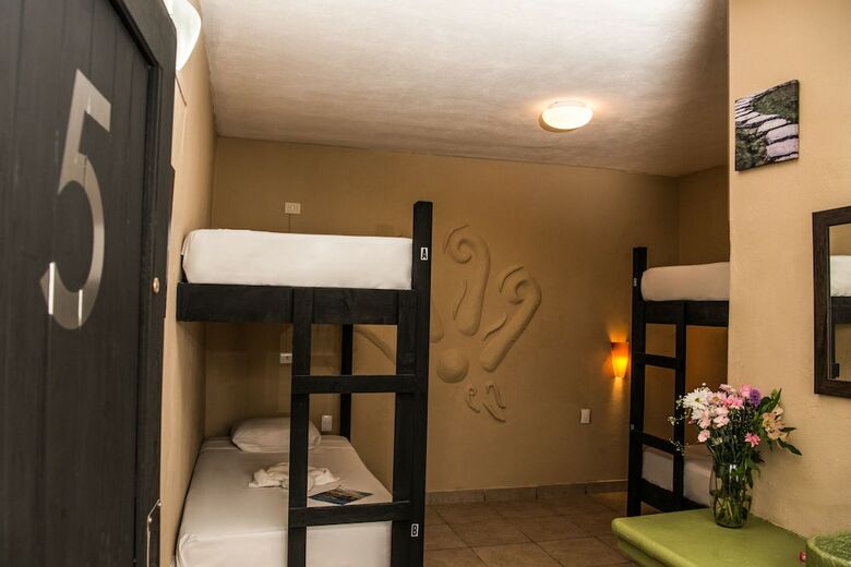 Hostal Deja Hostel