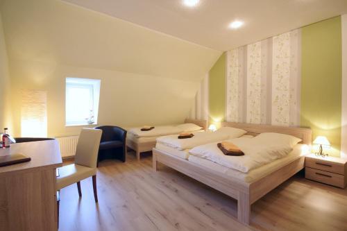 Hostal Gasthof Und Hotel Roter Hirsch