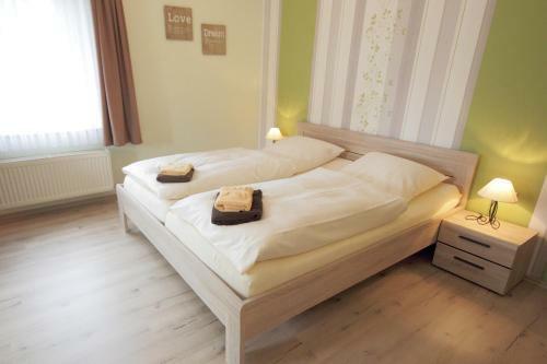 Hostal Gasthof Und Hotel Roter Hirsch