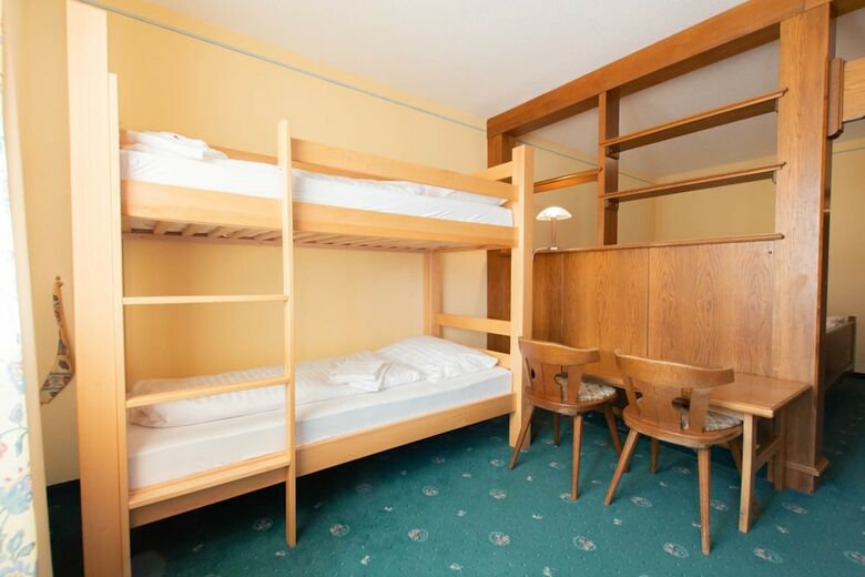 Hostal Jugendhaus Edelwei�