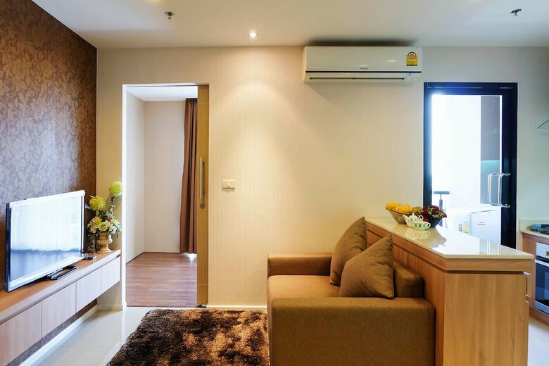 Kanyarat Lakeview Condominium By Wilai