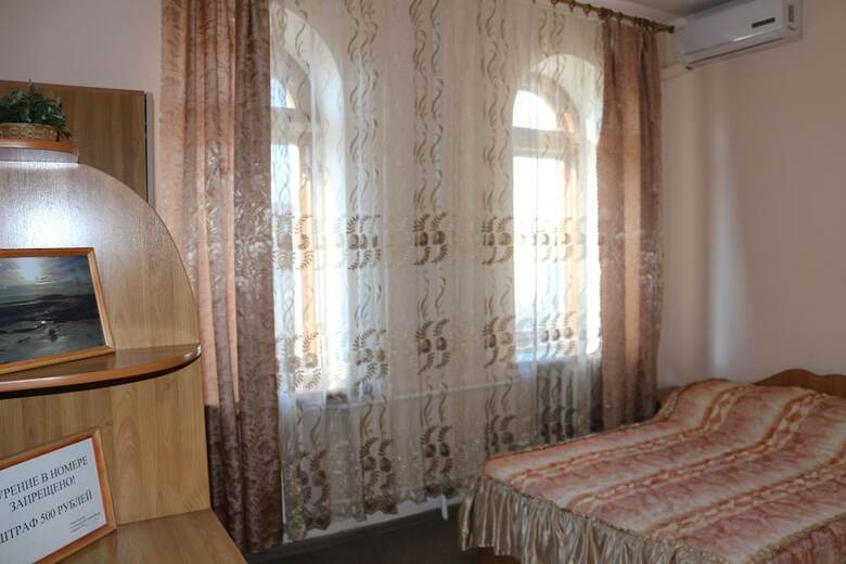 Hostal Gostiny Dvor Hotel - Hostel
