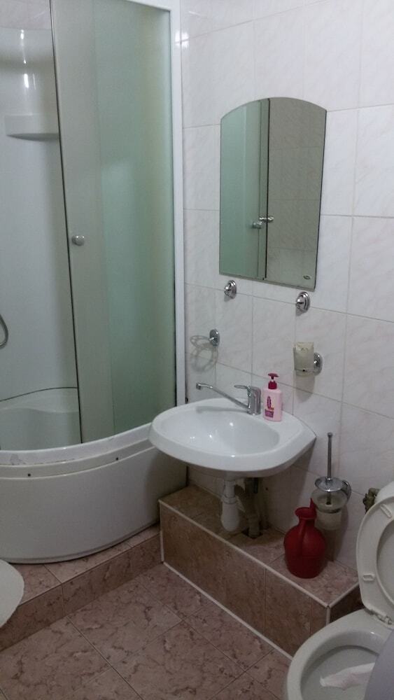 Hostal Gostiny Dvor Hotel - Hostel