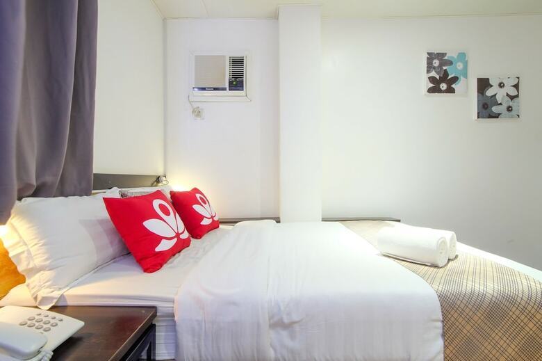 Hotel Zen Rooms Blue Dawn Station 3