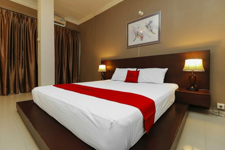Hotel Reddoorz Plus @ Batam Center