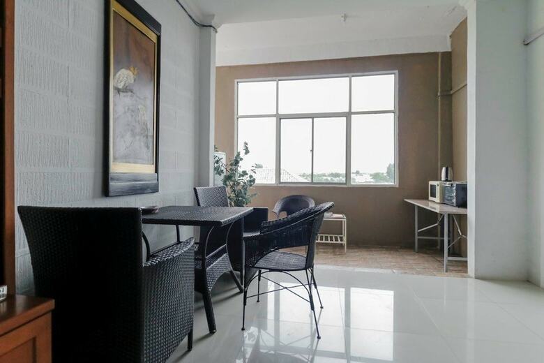 Hotel Reddoorz Plus @ Batam Center