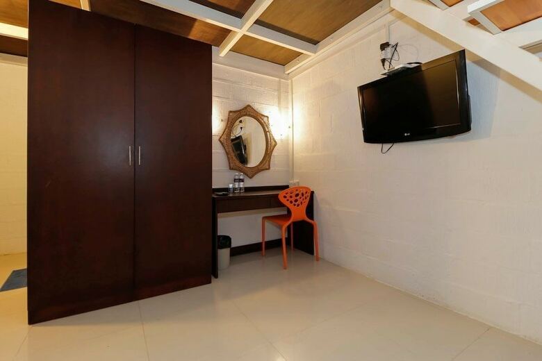 Hotel Reddoorz Plus @ Batam Center