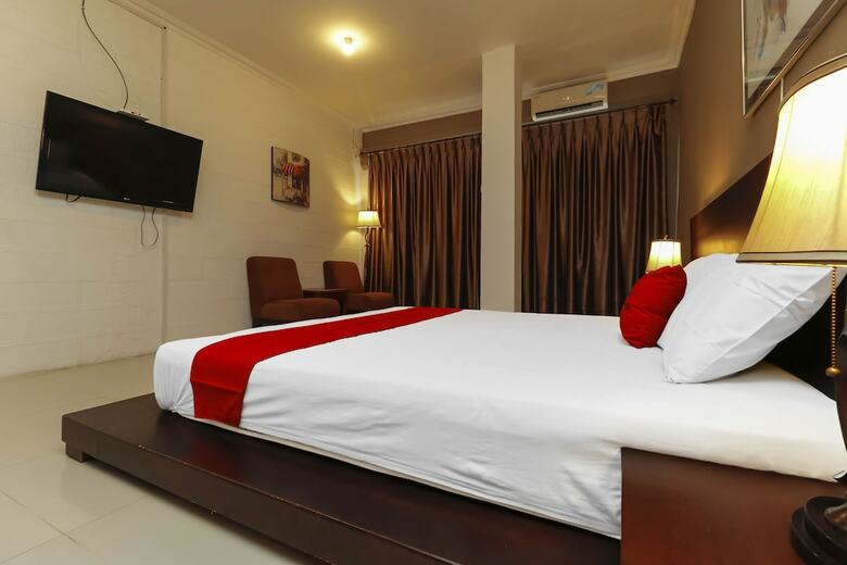Hotel Reddoorz Plus @ Batam Center