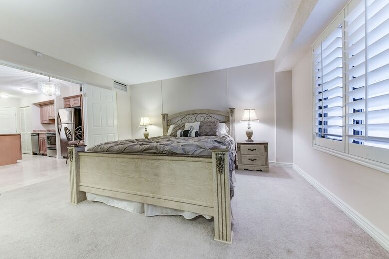 Stripviewsuites At Jockey Club