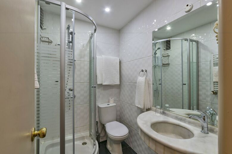 Veyron Park Hotel