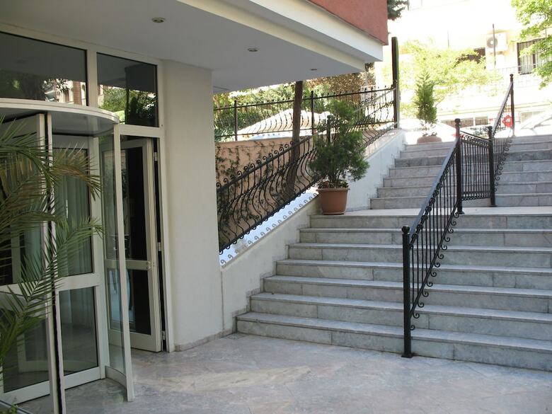 Veyron Park Hotel