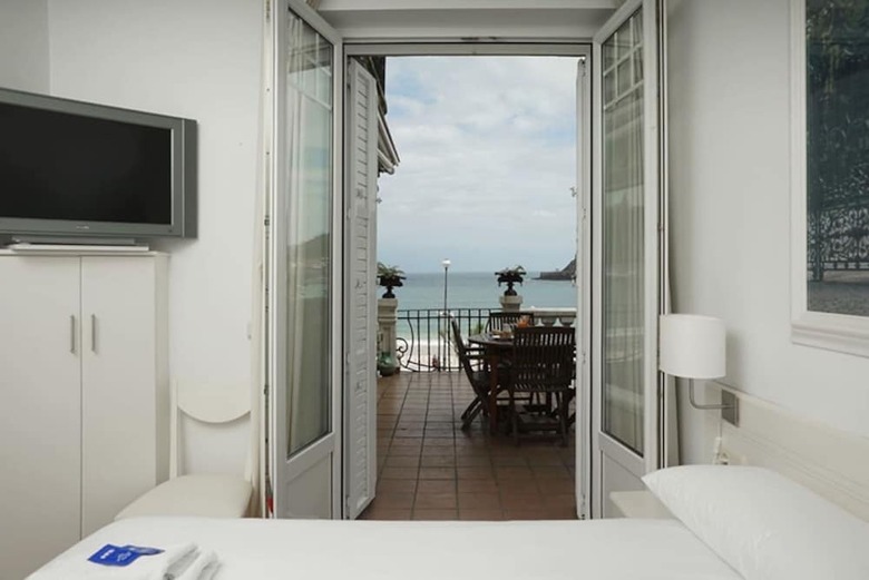 Breathtaking Views From Terrace In Luxury Apartment