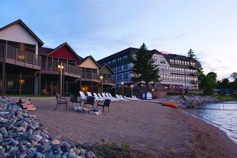 Chase On The Lake Resort Hotel