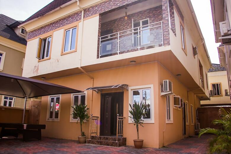 The Home Hotel Restaurant & Bar