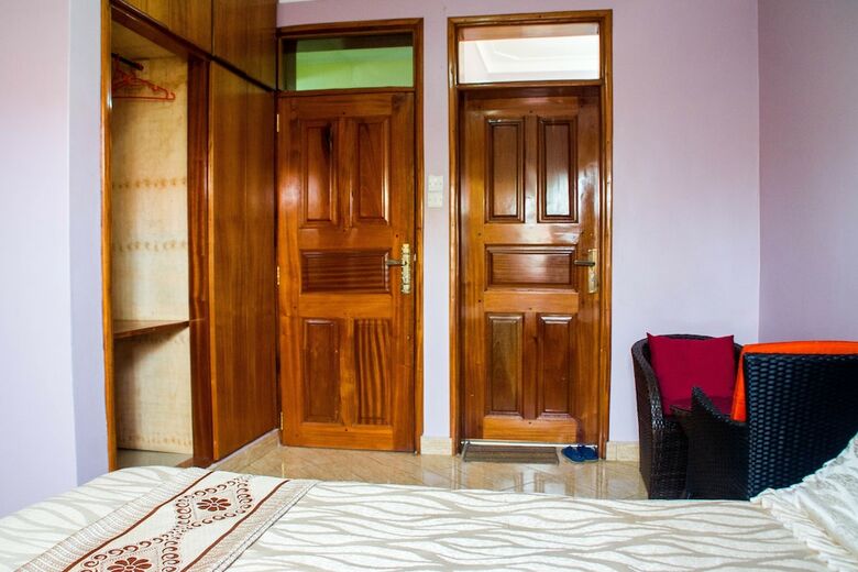 Homely Nest Hotel
