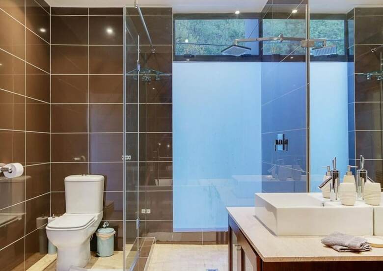 Harrier Place - Four Bedroom Villa, Sleeps 8