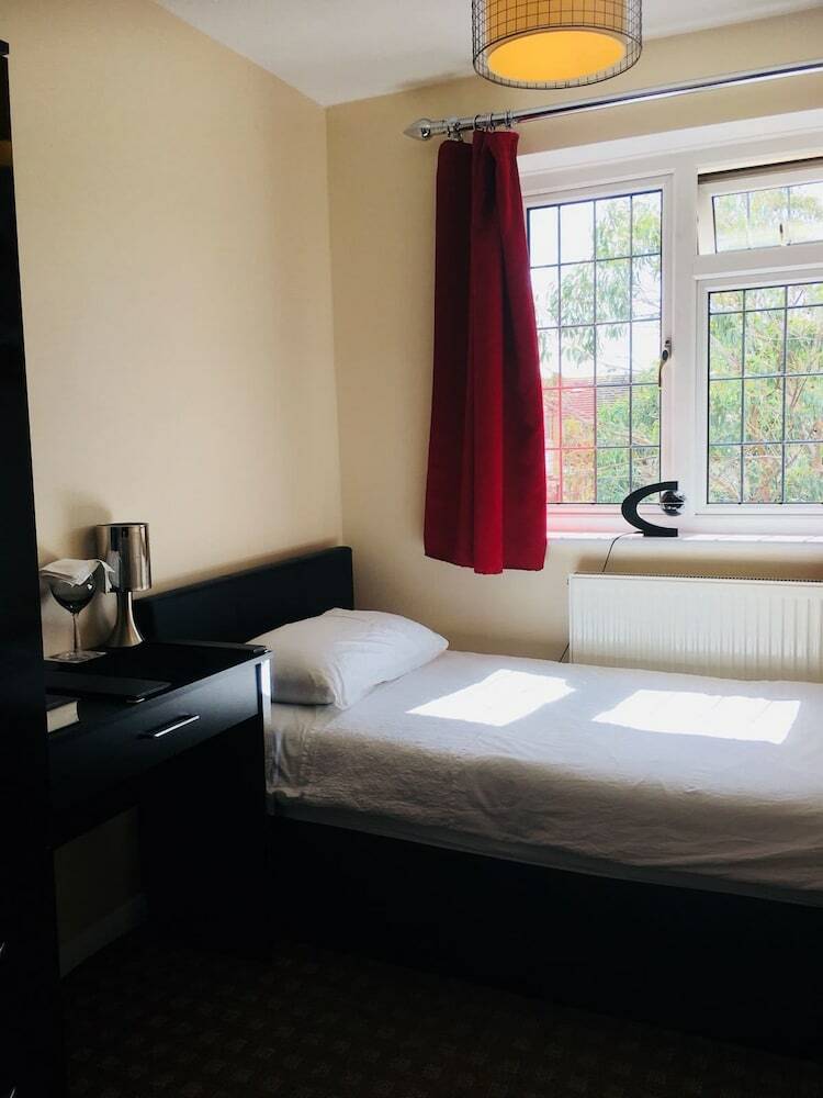 Bianca's House Hotel Heathrow Airport