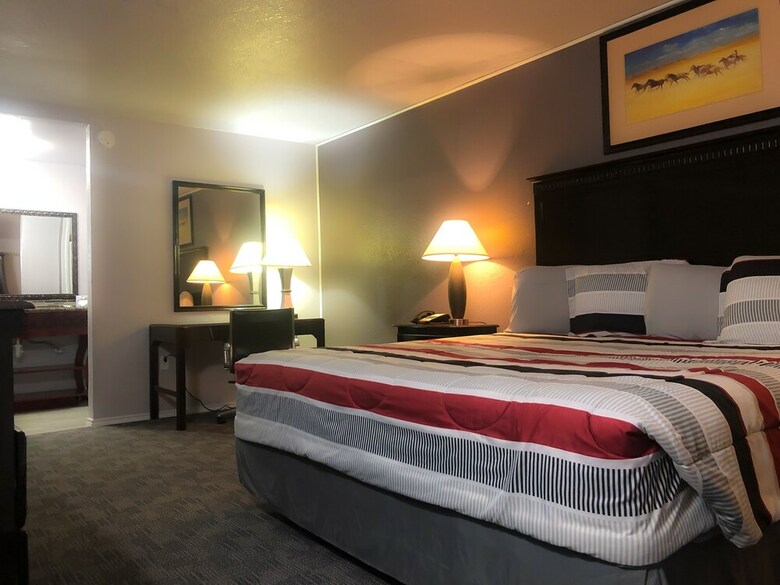 Motel R Nite Star Inn & Suite