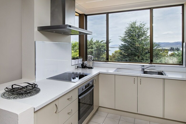 Avalanche 6 - Sophisticated Style & Modern Comfort With A Central Location