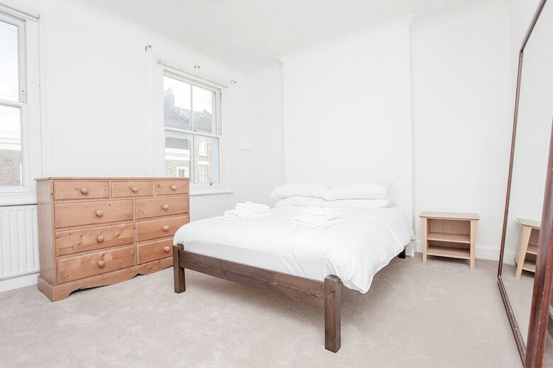 Elegant Victorian 3 Bed Home Near Hammersmith