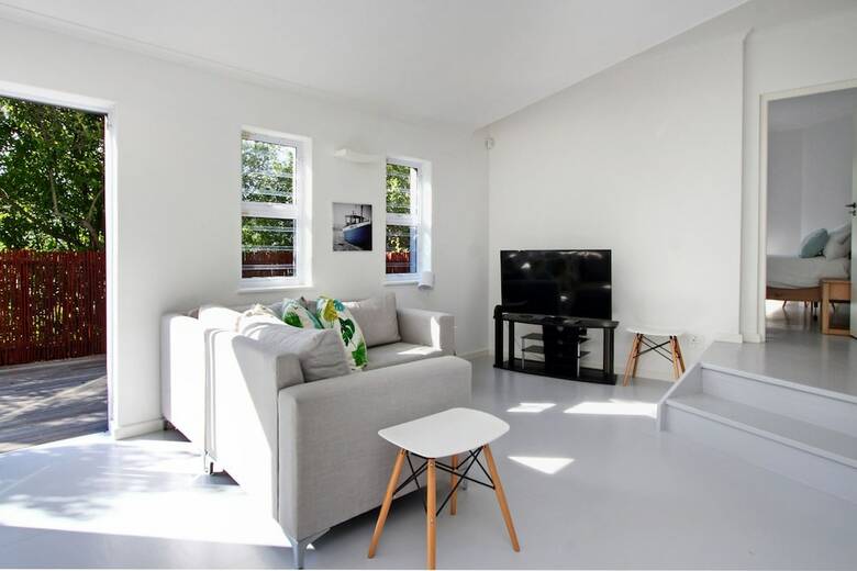 Bungalow On 4th - Three Bedroom House, Sleeps 6