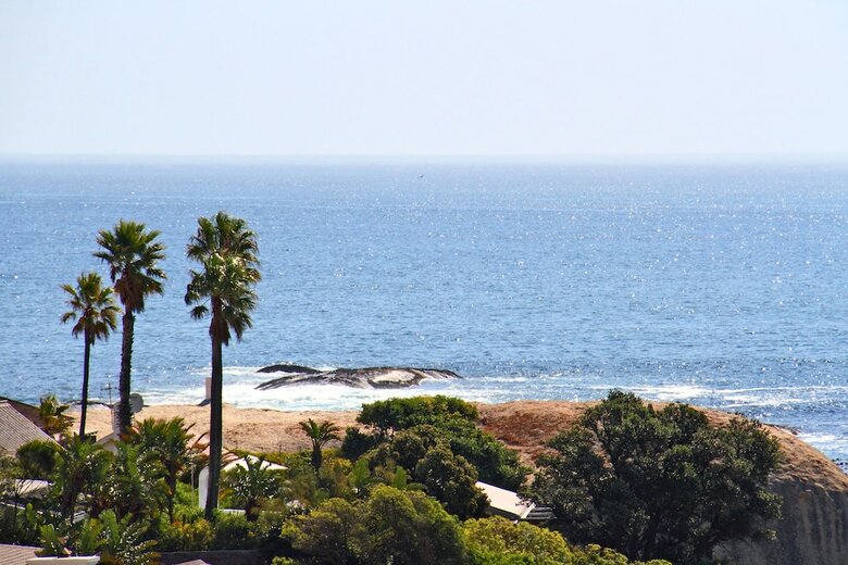 Bungalow On 4th - Three Bedroom House, Sleeps 6