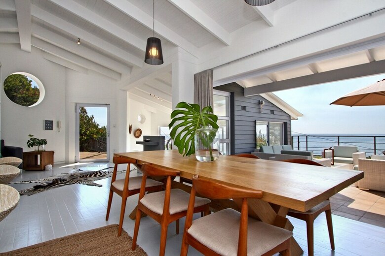 Bungalow On 4th - Three Bedroom House, Sleeps 6