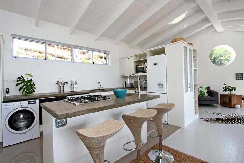 Bungalow On 4th - Three Bedroom House, Sleeps 6