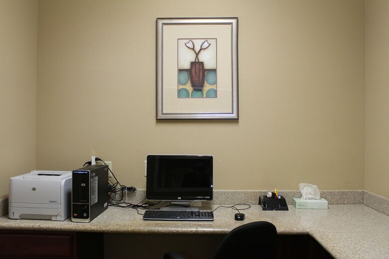 Hotel Candlewood Suites Airport