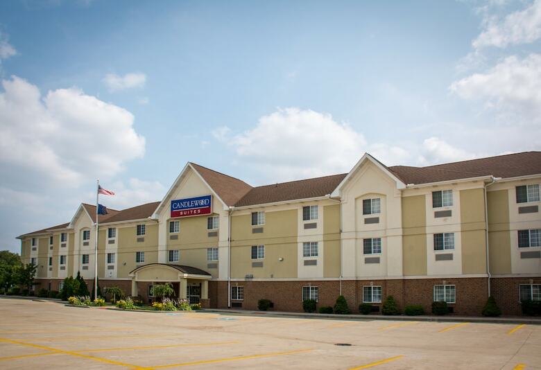 Hotel Candlewood Suites Airport