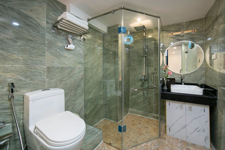 Golden Rooster Hotel