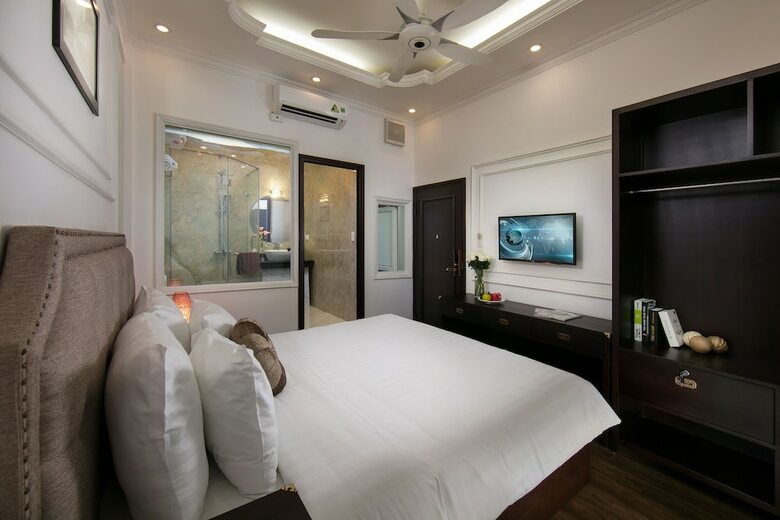 Golden Rooster Hotel