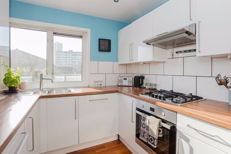 Apartamentos 2 Bedroom Flat In Whitechapel With Large Balcony