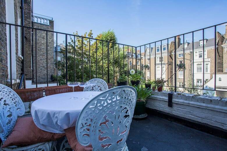 Beautiful And Light Chelsea 1 Bed Apartment