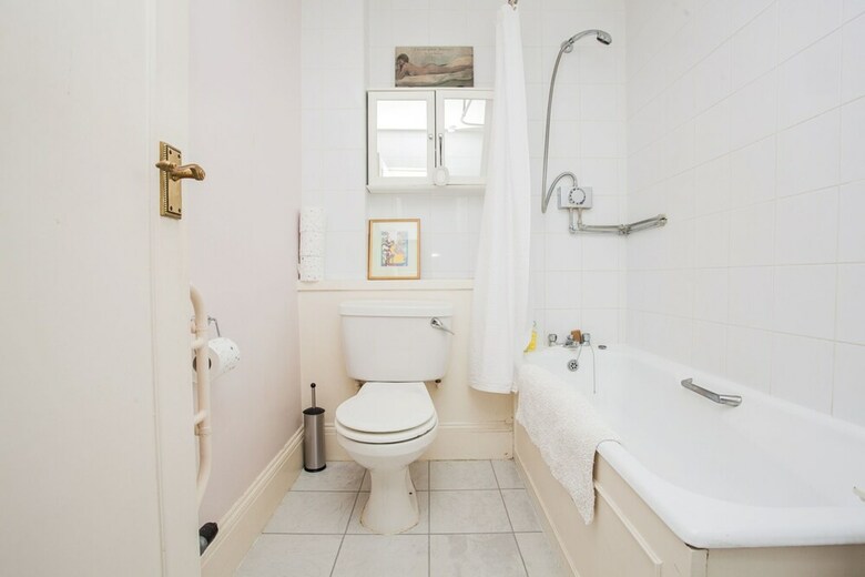 Beautiful And Light Chelsea 1 Bed Apartment